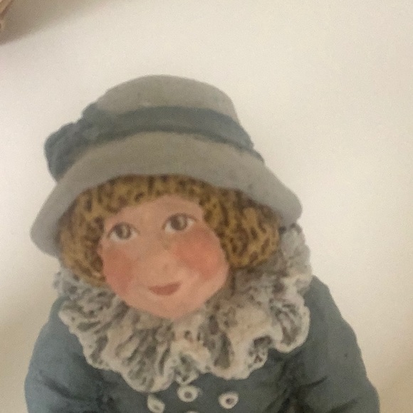 COPY - 2 June McKenna Hand Carved Figures - Picture 4 of 9